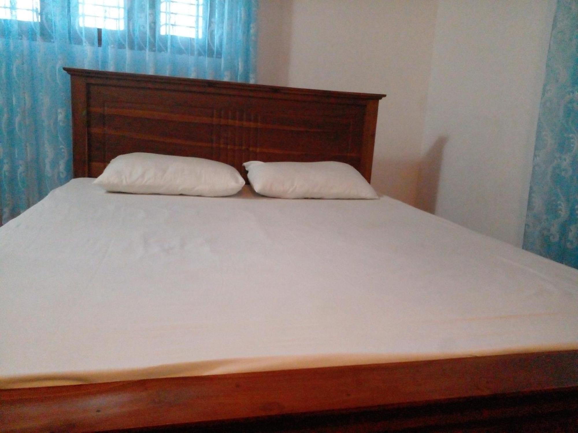 Hotel Golden Bell 탕갈레 외부 사진